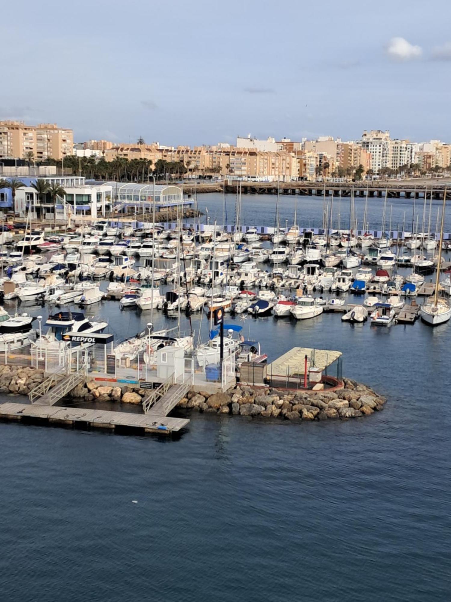 Apartment Trendyhomes El Puerto De Almeria, Proximo Playa Y Centro,3 Hab, Espacioso, Familias, Wifi *